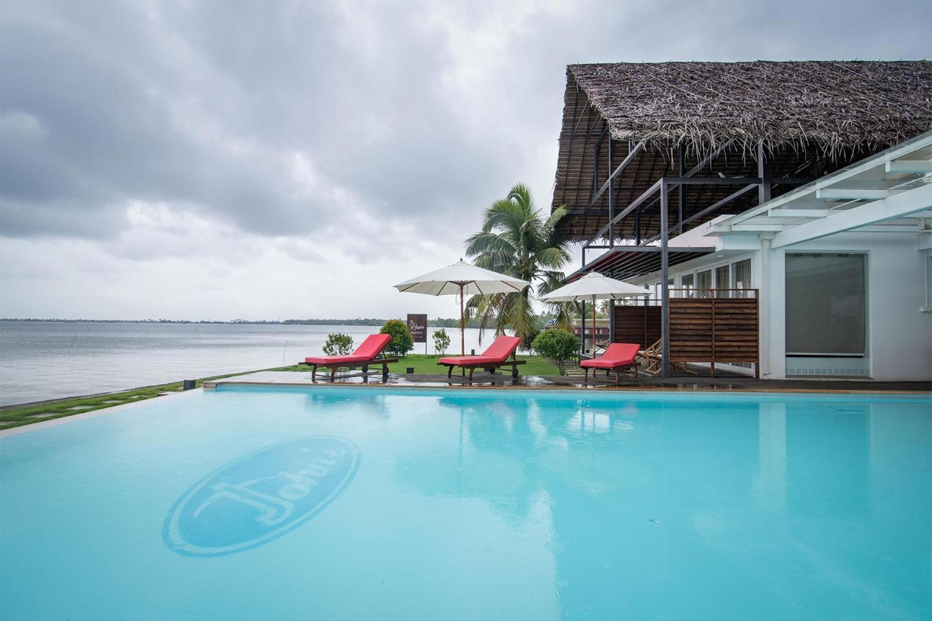 Stayvista At The Rain - River Villa With Infinity Pool Alappuzha Eksteriør billede