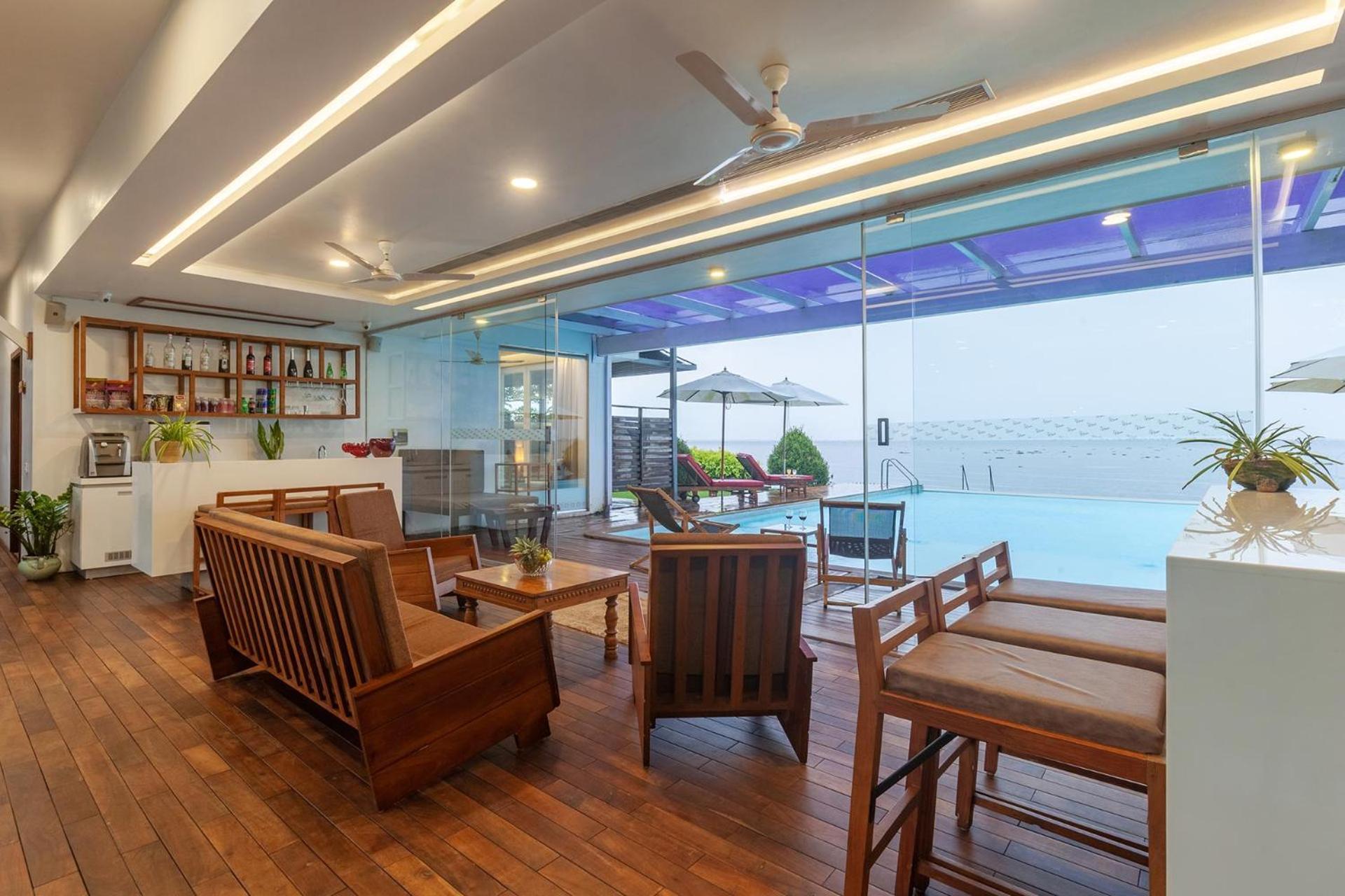 Stayvista At The Rain - River Villa With Infinity Pool Alappuzha Eksteriør billede