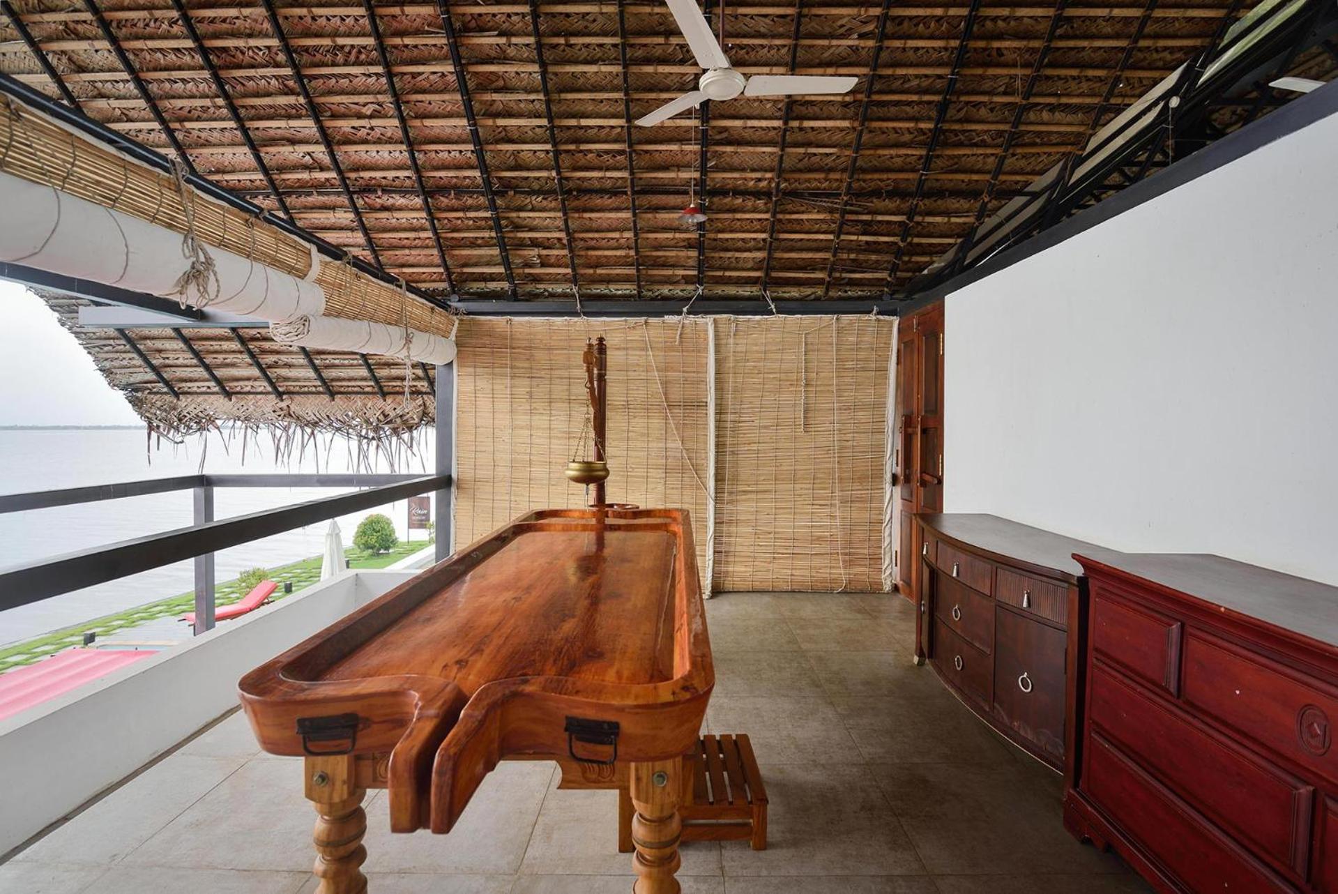 Stayvista At The Rain - River Villa With Infinity Pool Alappuzha Eksteriør billede