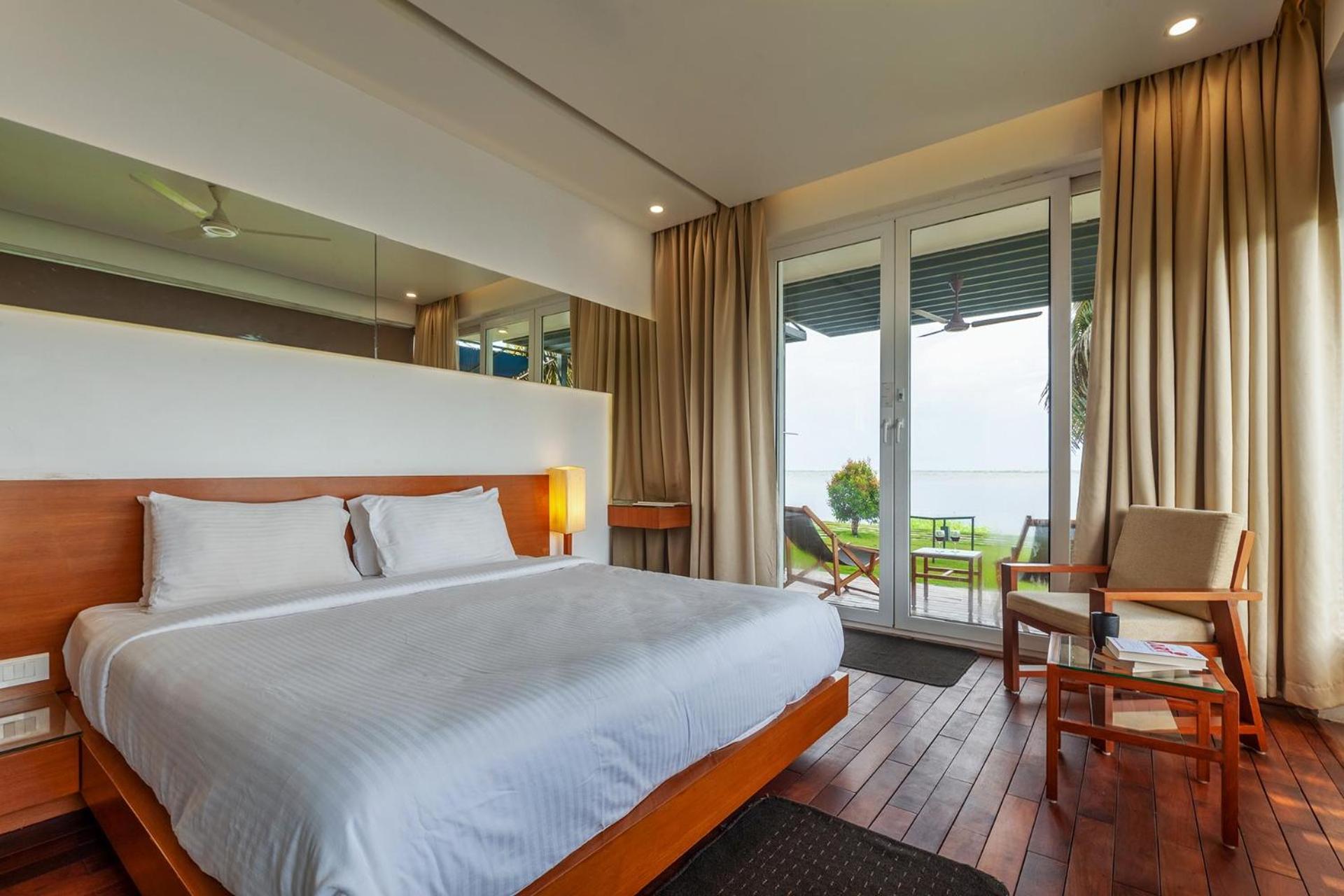 Stayvista At The Rain - River Villa With Infinity Pool Alappuzha Eksteriør billede